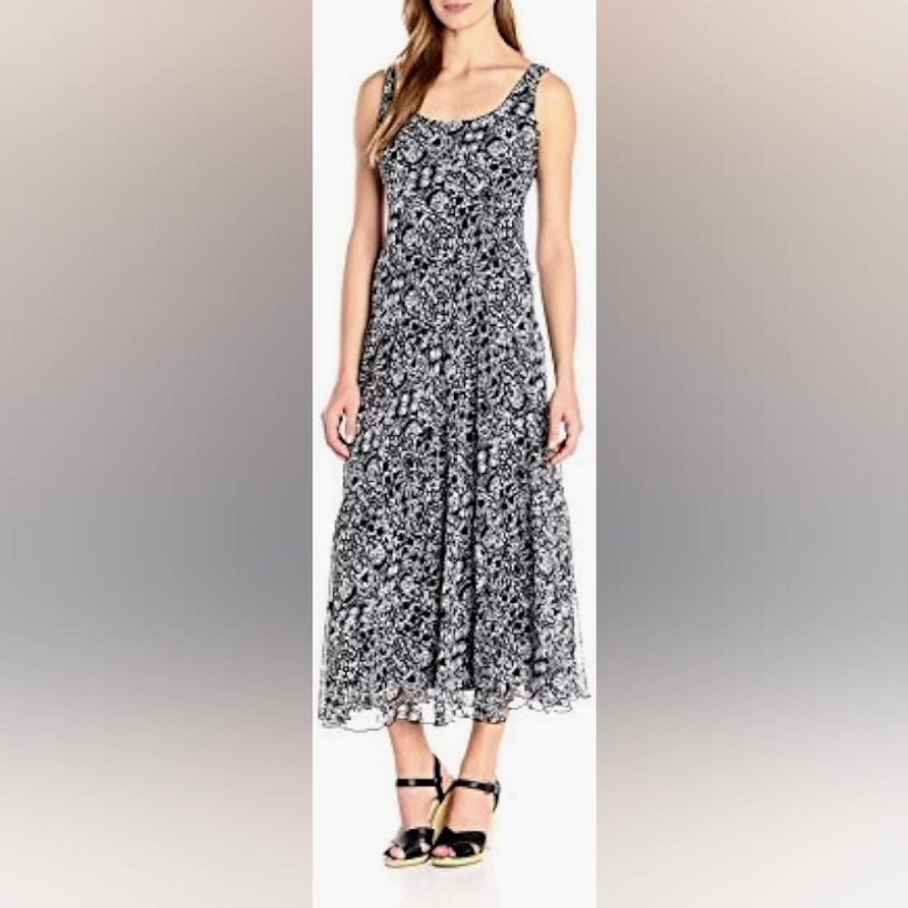Nine West NWT Gorgeous Black & White Flower Print Maxi Dress